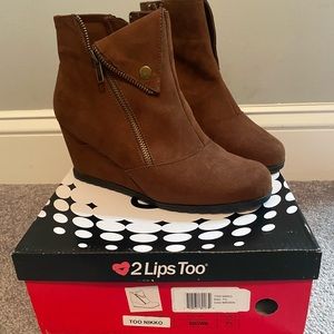 Brand new Brown booties